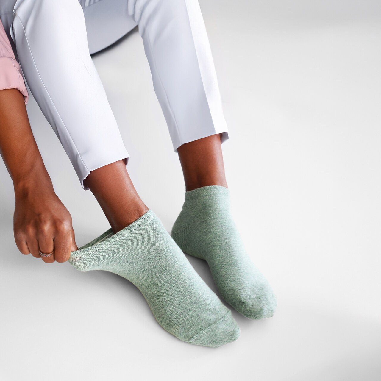 https://www.myfeet.no/pub_docs/files/Minfot-Bomullsstrumpor-Sneaker-Sensitive-Pastell-5-pack-kampanj-2.jpg