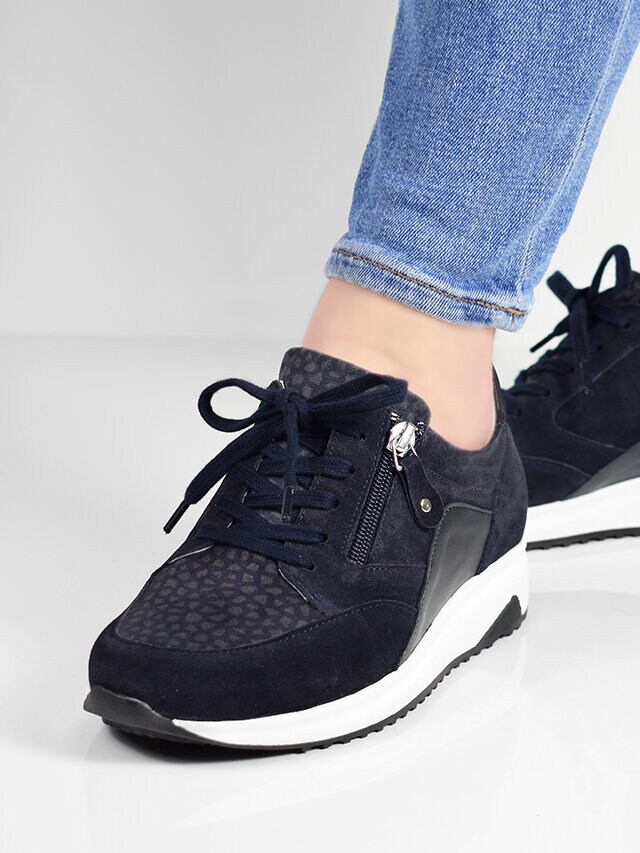 https://www.myfeet.no/pub_docs/files/NystartsidaFlightNO/blaa-sneakers.jpg