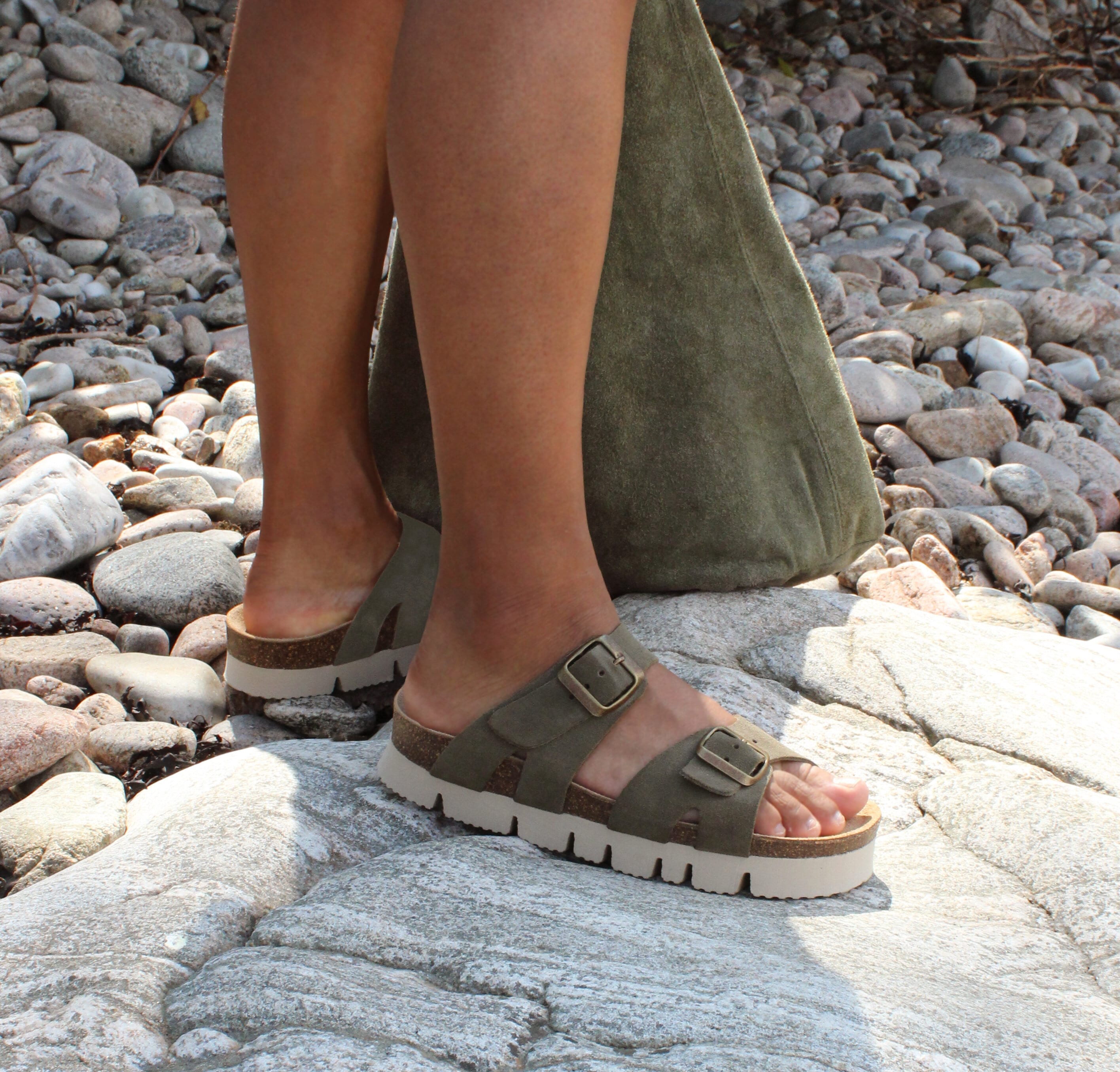 https://www.myfeet.no/pub_docs/files/grona-damsandaler-minfot.jpg