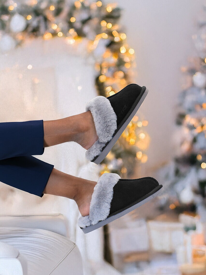 https://www.myfeet.no/pub_docs/files/julklappstips-henne-farskinnstofflor-minfot.jpg