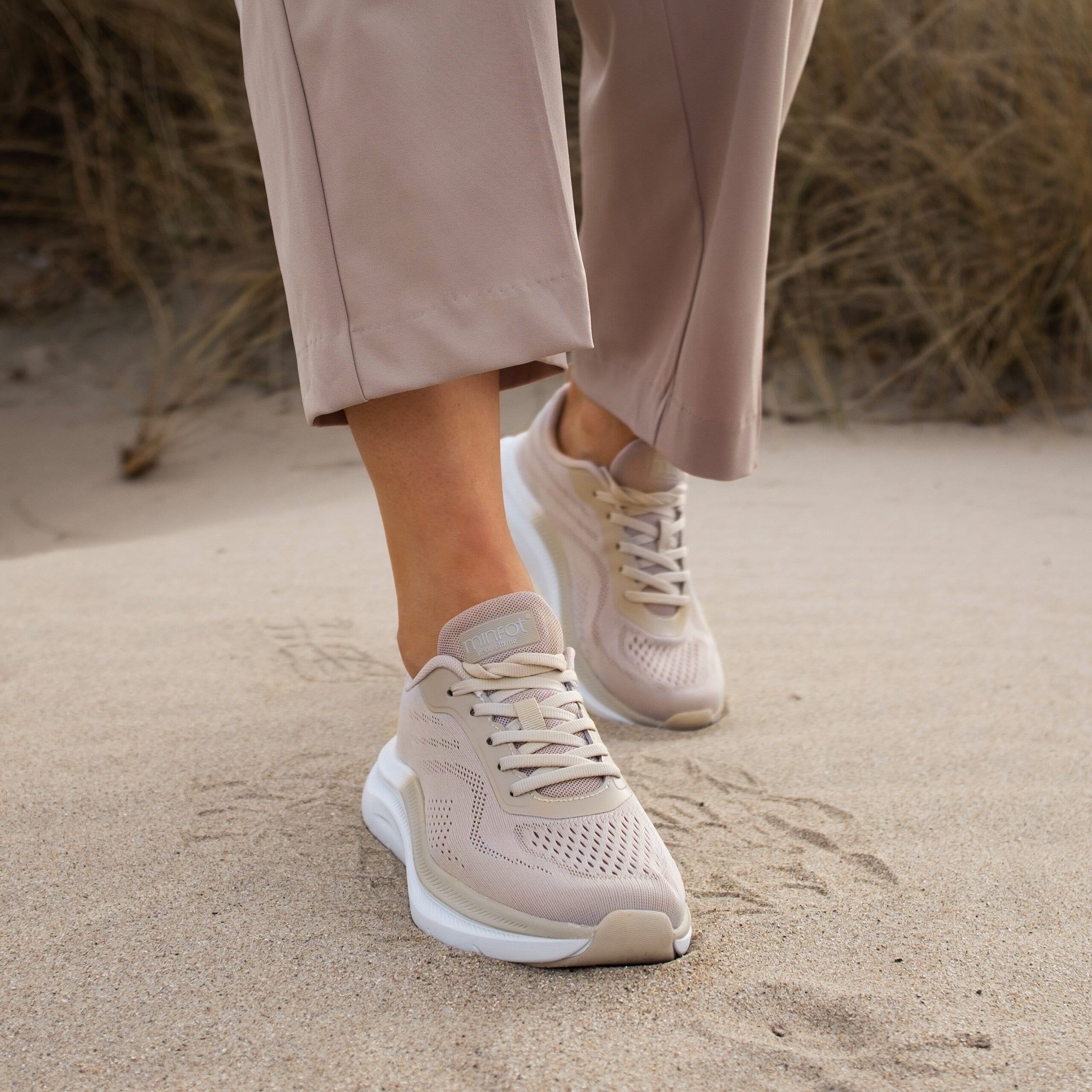 https://www.myfeet.no/pub_docs/files/sneakers-2025.jpg