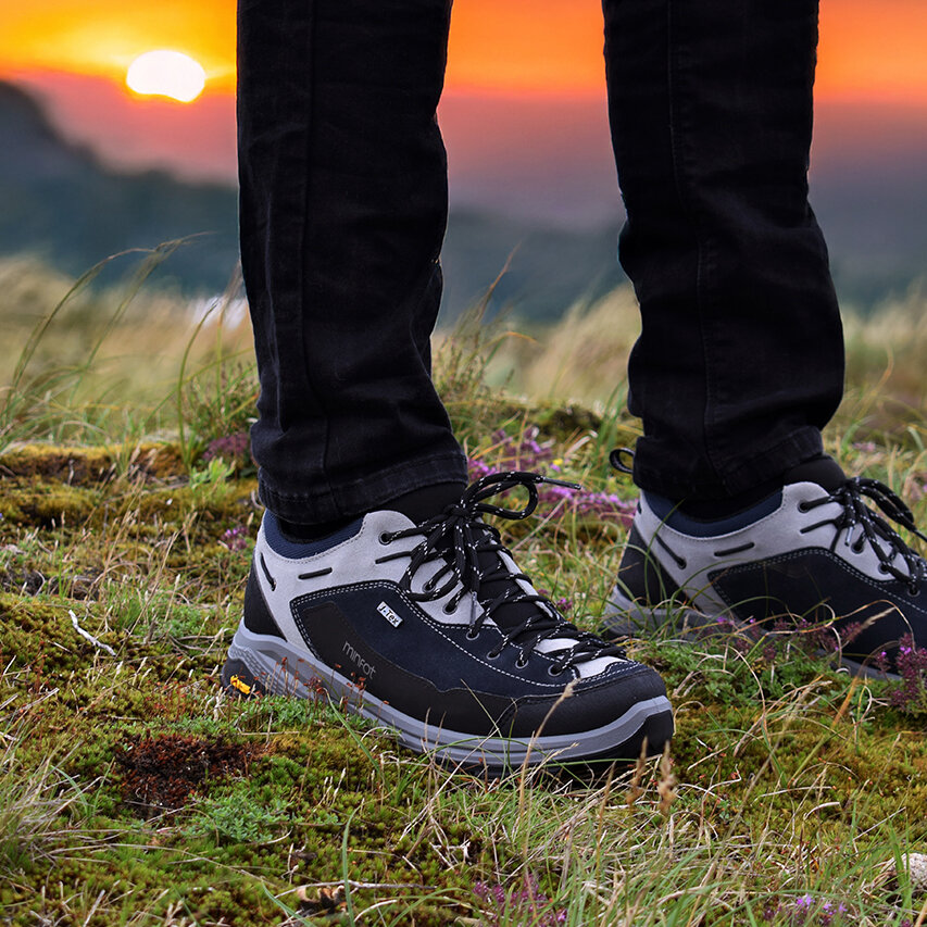 https://www.myfeet.no/pub_docs/files/sommar-vandring-minfot.jpg