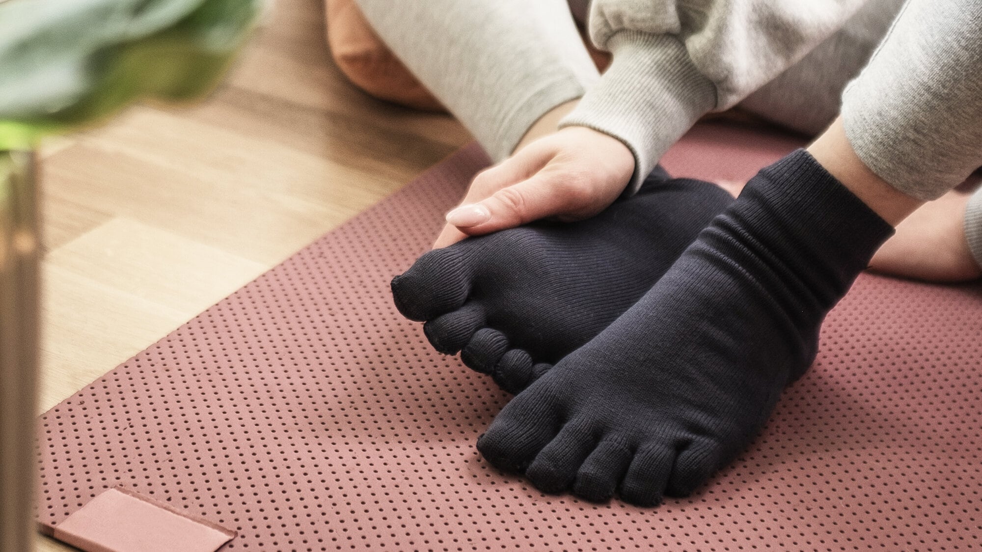 https://www.myfeet.no/pub_docs/files/tastrumpor-for-yoga-och-traning.jpg