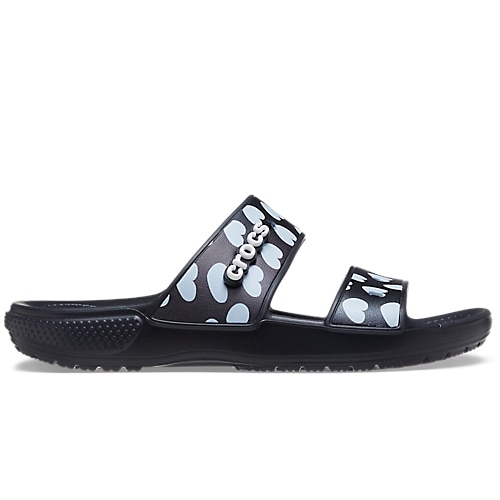 Crocs-classic-sandaler-heart-print-svart-vit.jpg