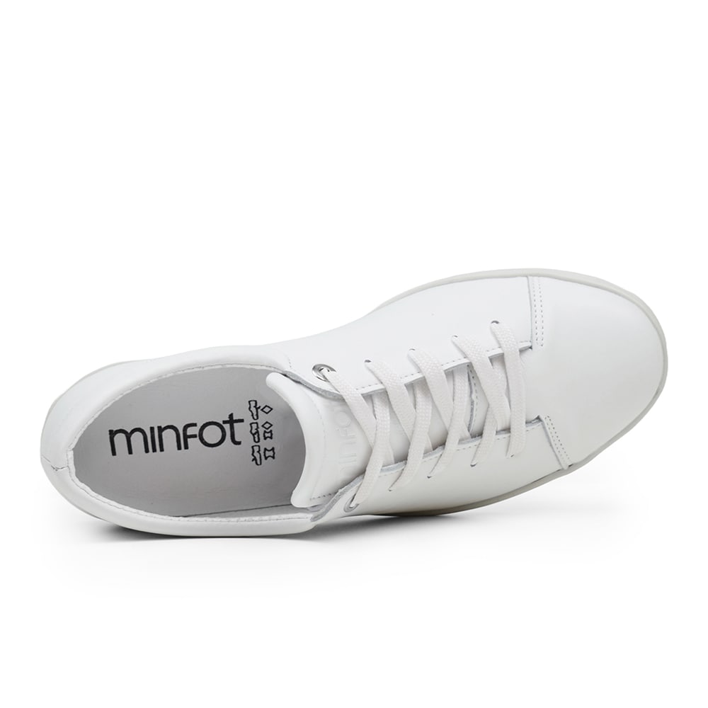 Minfot-Aveny-Vita-damsneakers-i-vitt-skinn.jpg