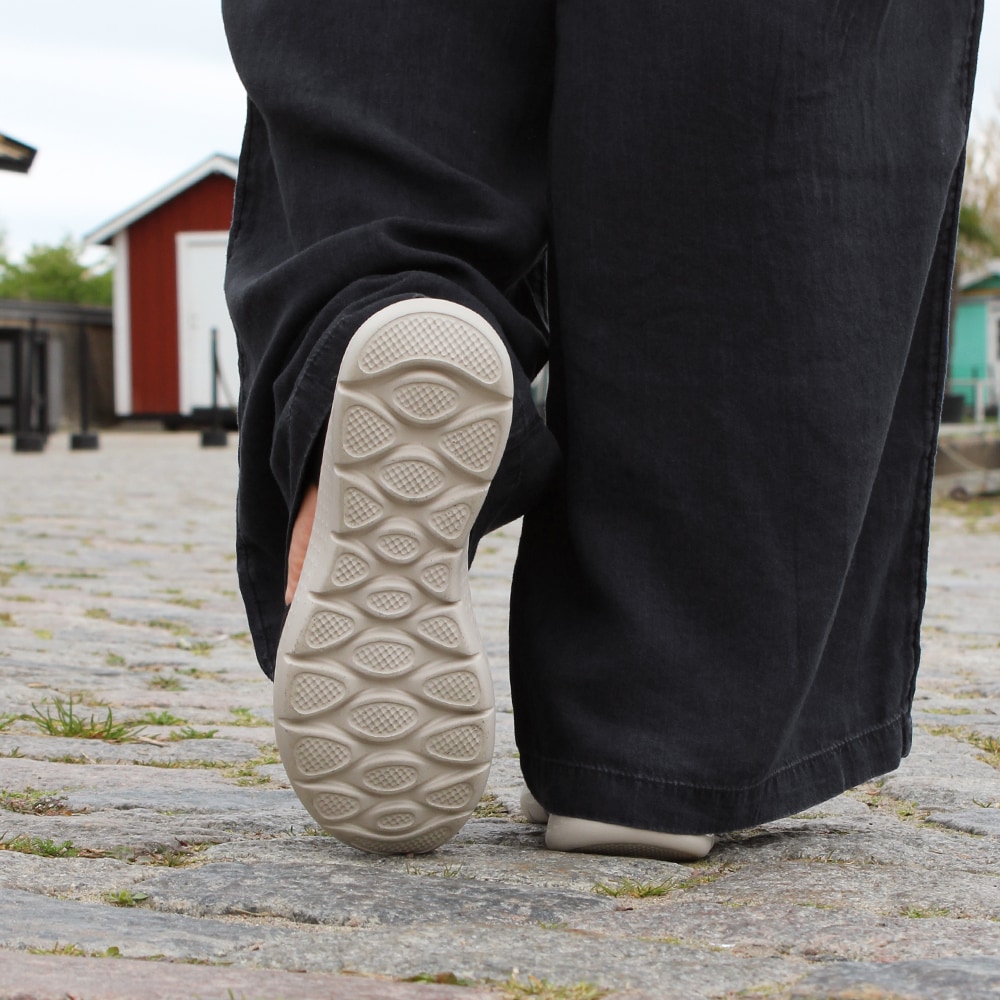 Minfot-Cloudlite-Eve-Svart-bekväma-fritidssandaler-kilklack.jpg