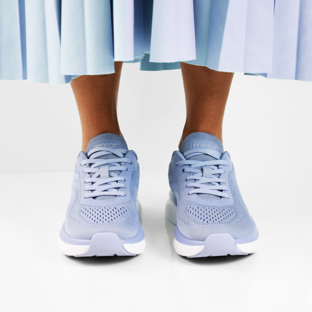 Minfot-Enjoy-Ljusblå-luftiga-skor.jpg