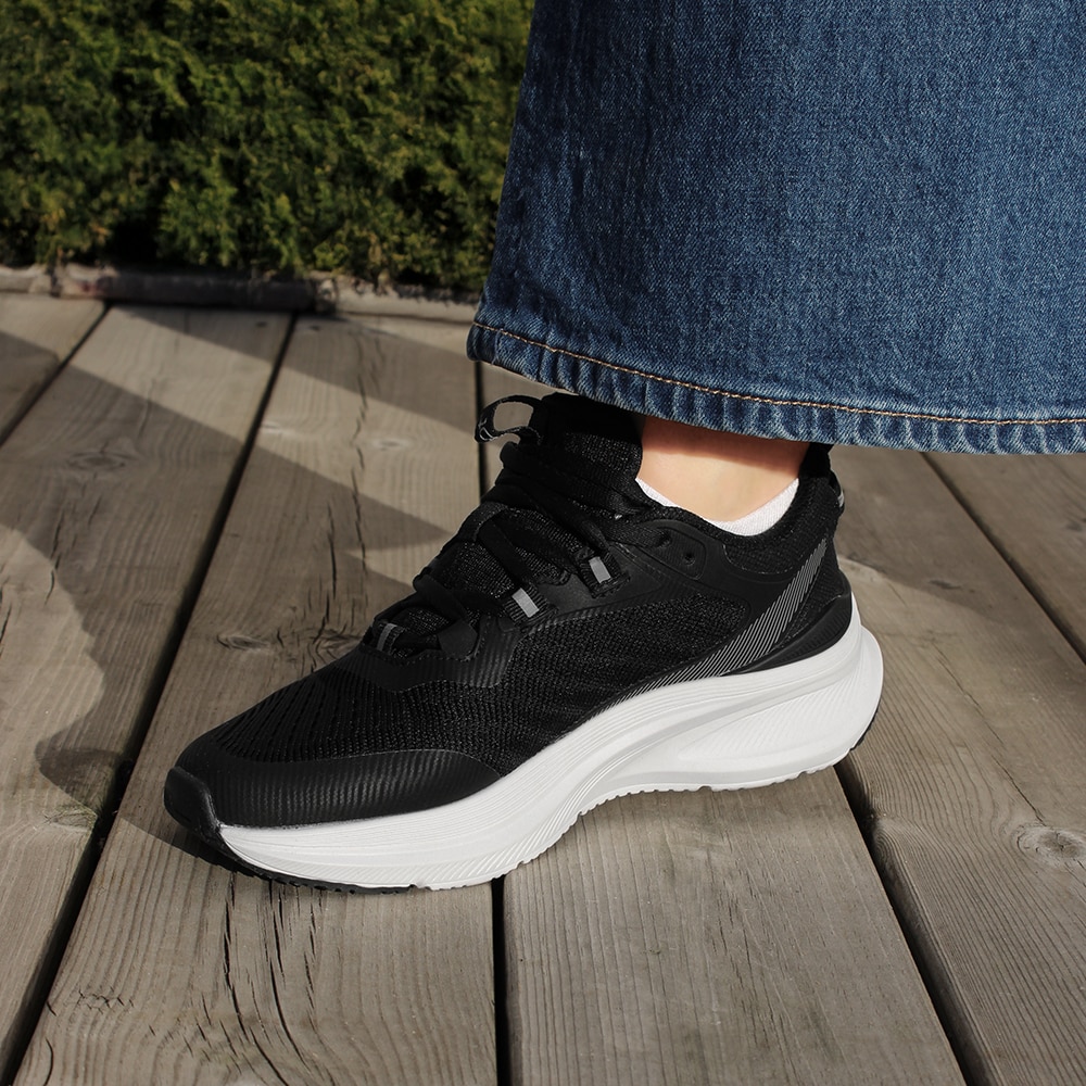 Minfot-Journey-Sneaker-Black-mesh-snörning-promenad.jpg