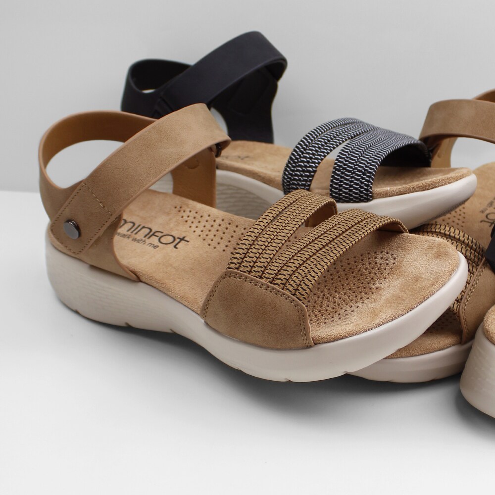 Minfot-Sandaler-Cloudlite-Eve-Brun-grupp.jpg