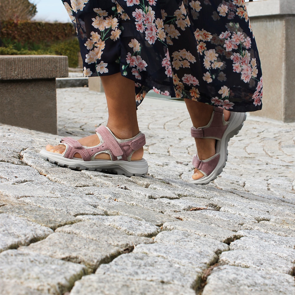 Minfot-Sandaler-Sandhamn-Dam-Mocka-Rose-inbyggt-hålfotsstöd.jpg