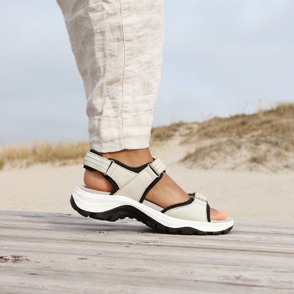Minfot-Sandaler-Sandhamn-Dam-Nubuck-Offwhite-Black-stötdämpande-yttersula.jpg