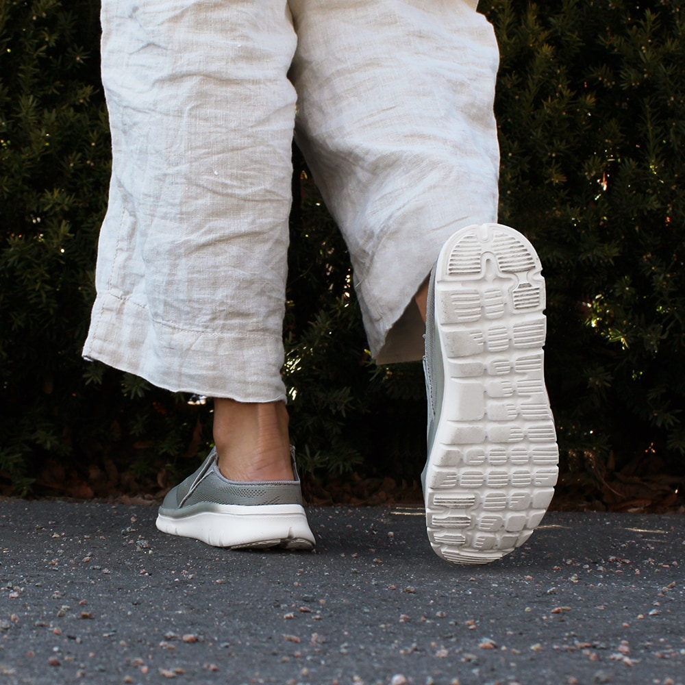 Minfot-Slip-In-Easy-Step-Khaki-sneakersandal-resår.jpg