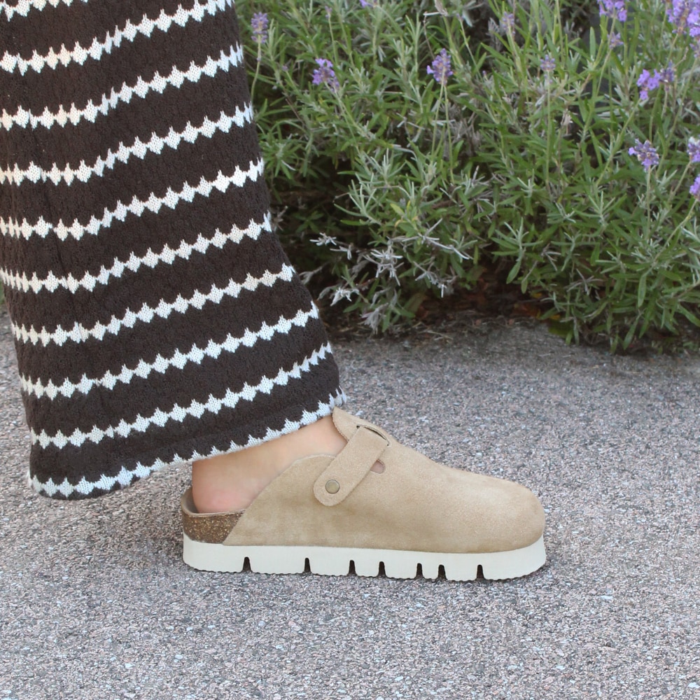 Minfot-Tofflor-Upstep-Dana-Mocka-Taupe-inneskor.jpg