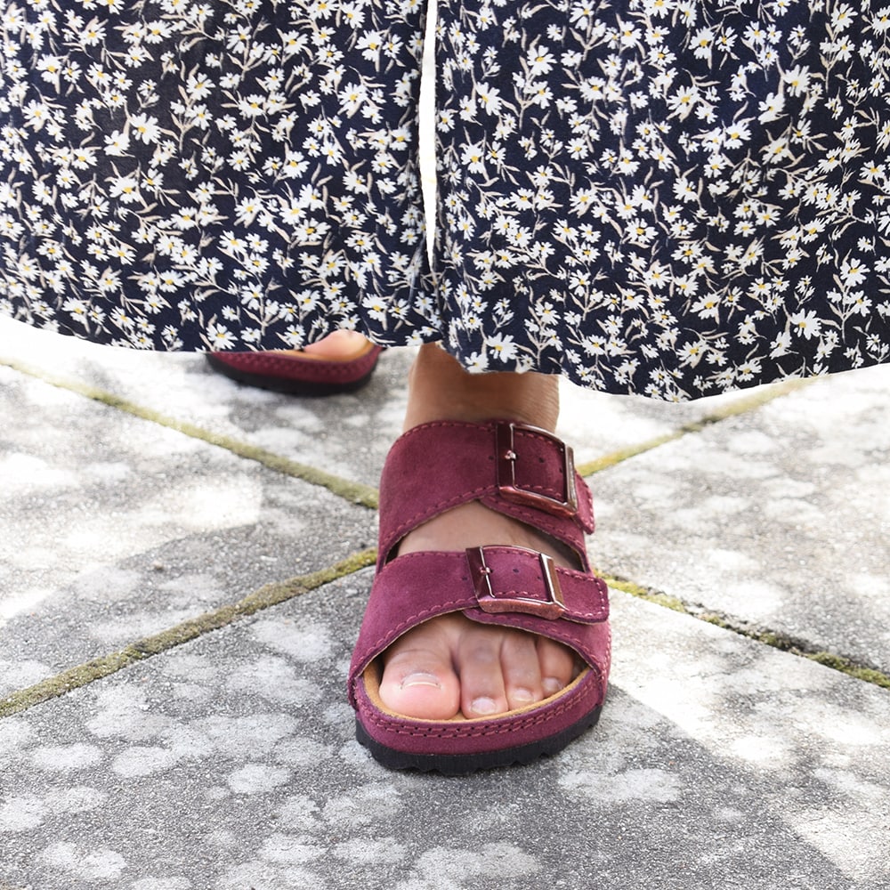Minfot-Voss-Mocka-Vinröd-snygga-sandaler.jpg