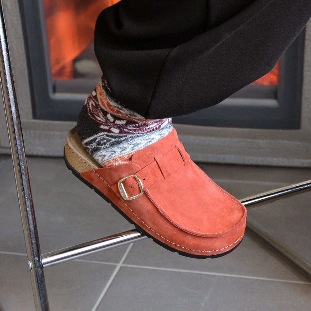 Scholl-Tofflor-Dam-Bora-Moccasin-Red-dekorativa-sömmar-stötdämpning.jpg