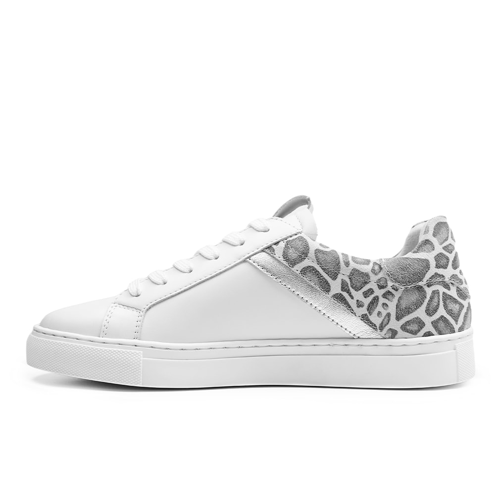 bekväma-citysneaker-minfot-comfort-leopardmönster-vita.jpg