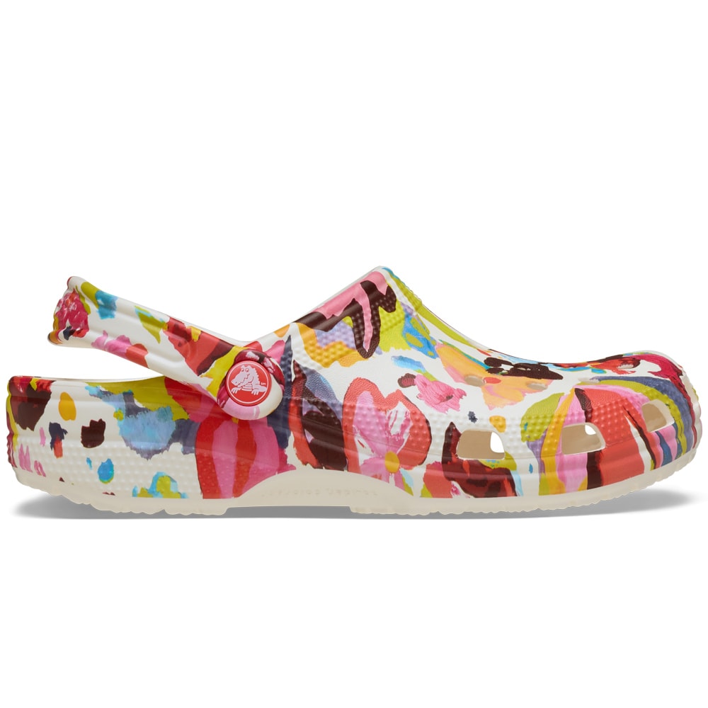 crocs-classic-clog-floral-painted-graphic-chalk-blommiga.jpg
