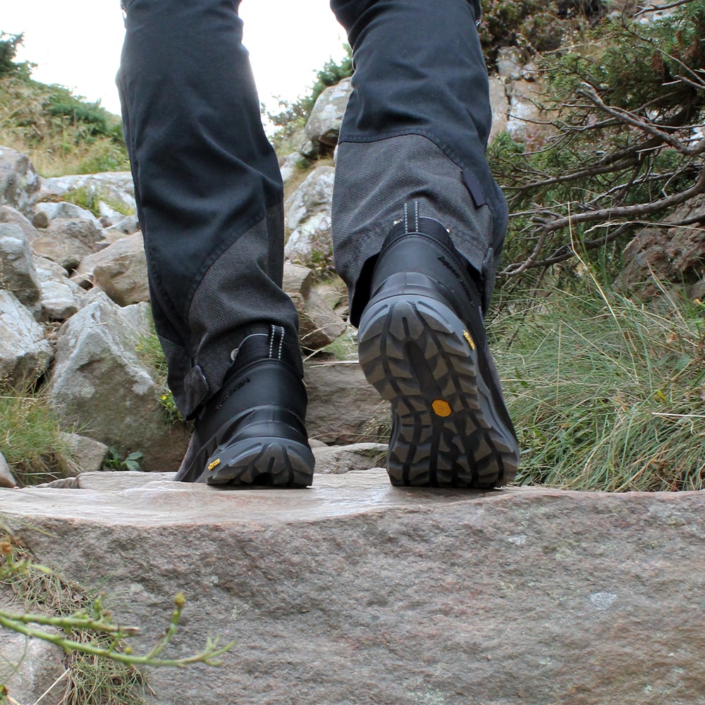 hålfotsstöd-granit-low-skor-TEX-mocka-grå-vibram.jpg