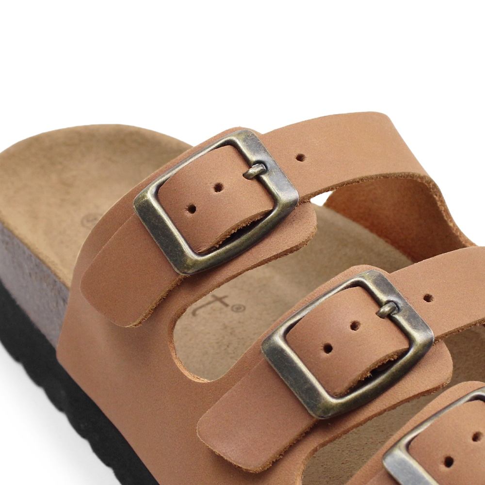 justerbar-passform-spännen-mjuk-bio-skinn-cognac-sandaler.jpg