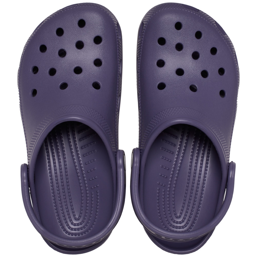 lila-crocs-classic-tofflor-breda-fötter.jpg