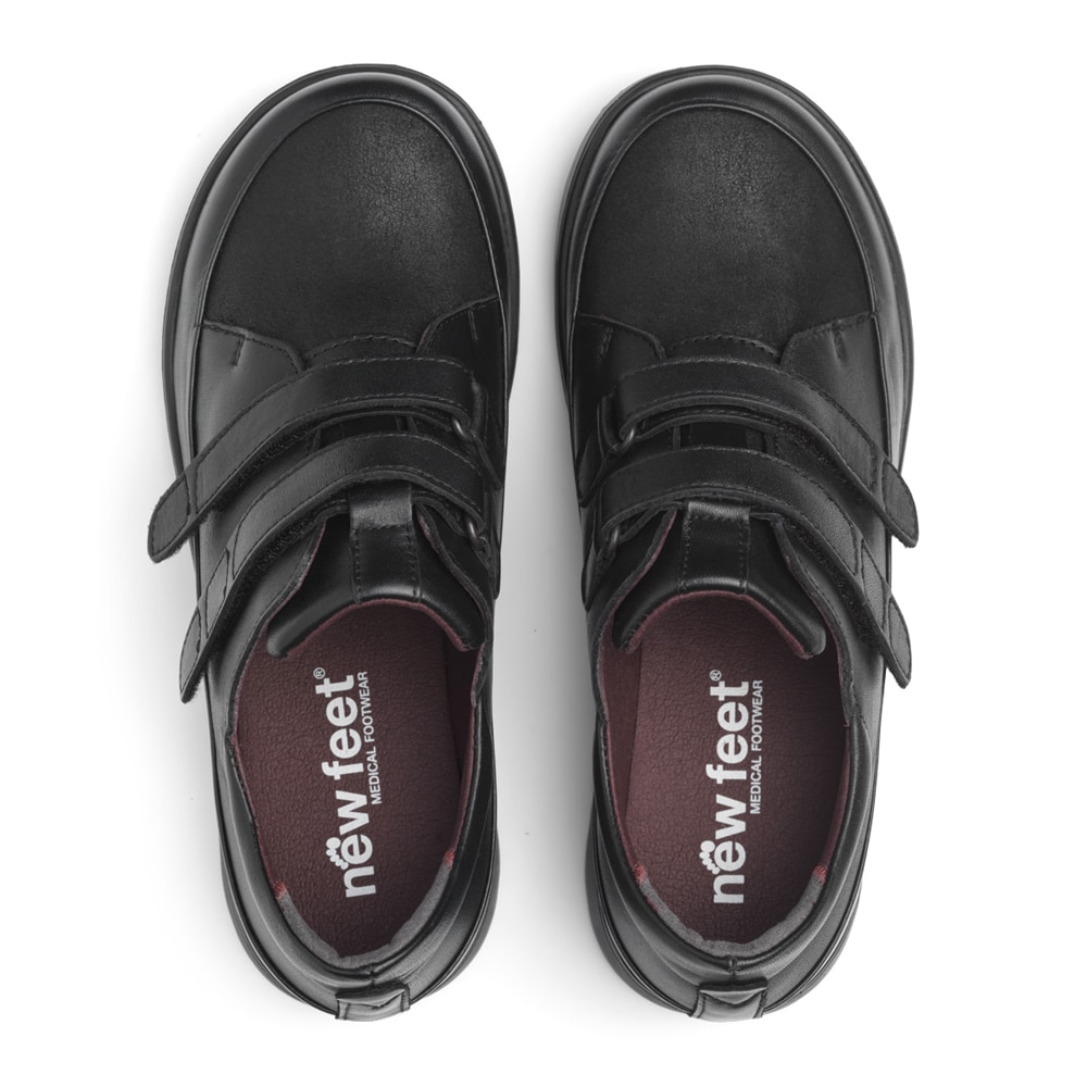 new-feet-lätta-skor-breda-fötter-svart-läder.jpg