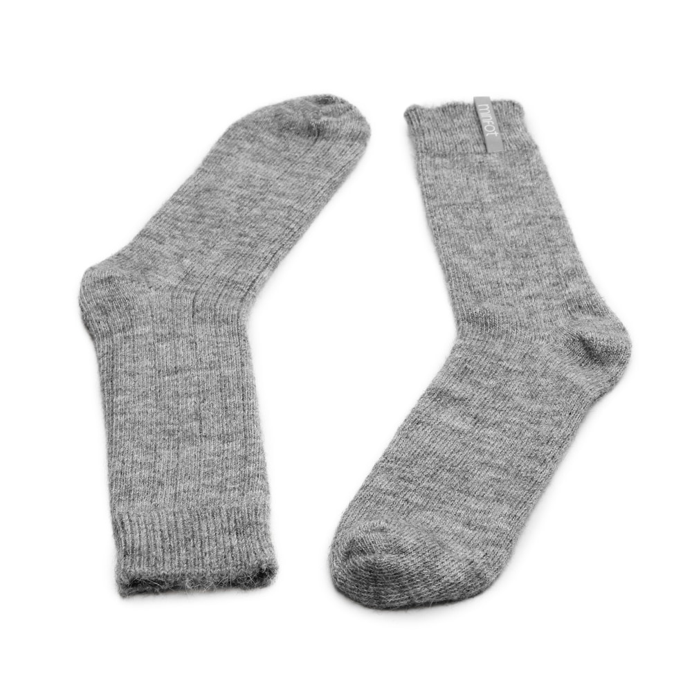 ribbstickning-raggsockar-alpacka-grå.jpg