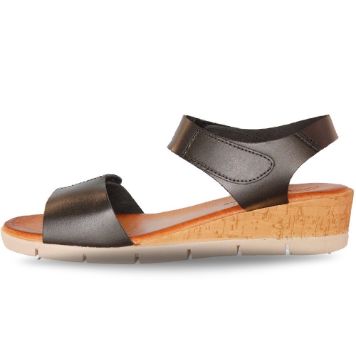 sandaler-med-skinn-klackar-luca.jpg