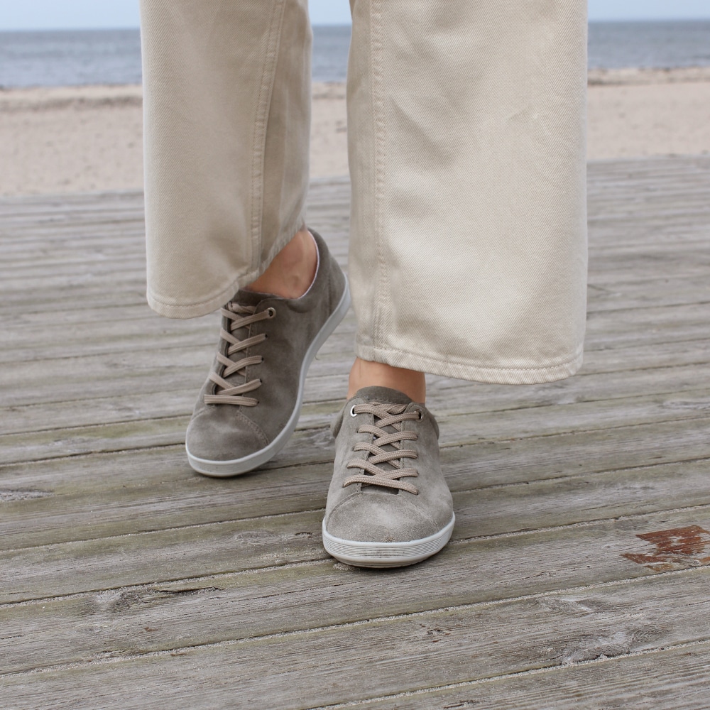 sneakers-khaki-minfot-aveny.jpg