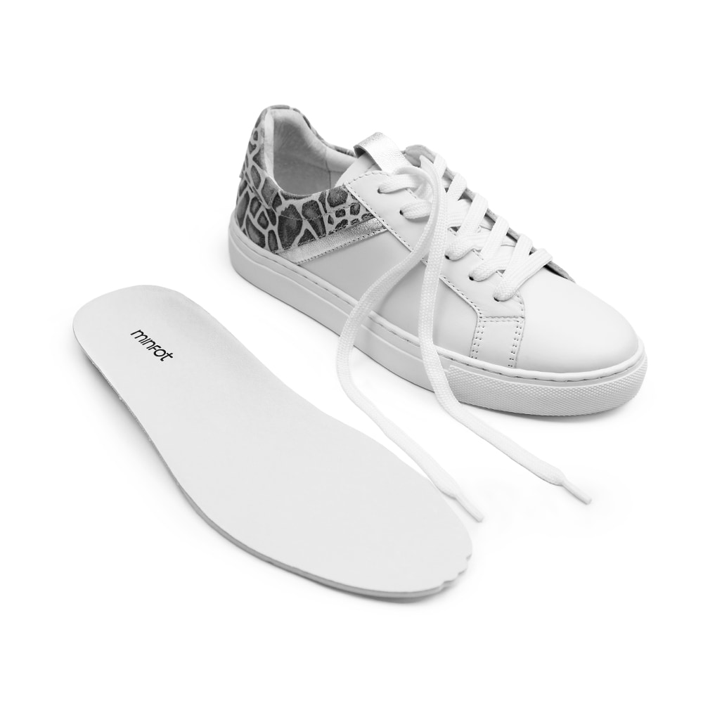 sneakers-uttagbar-innersula-minfot-comfort-leopard-vit-traditionell-snörning.jpg