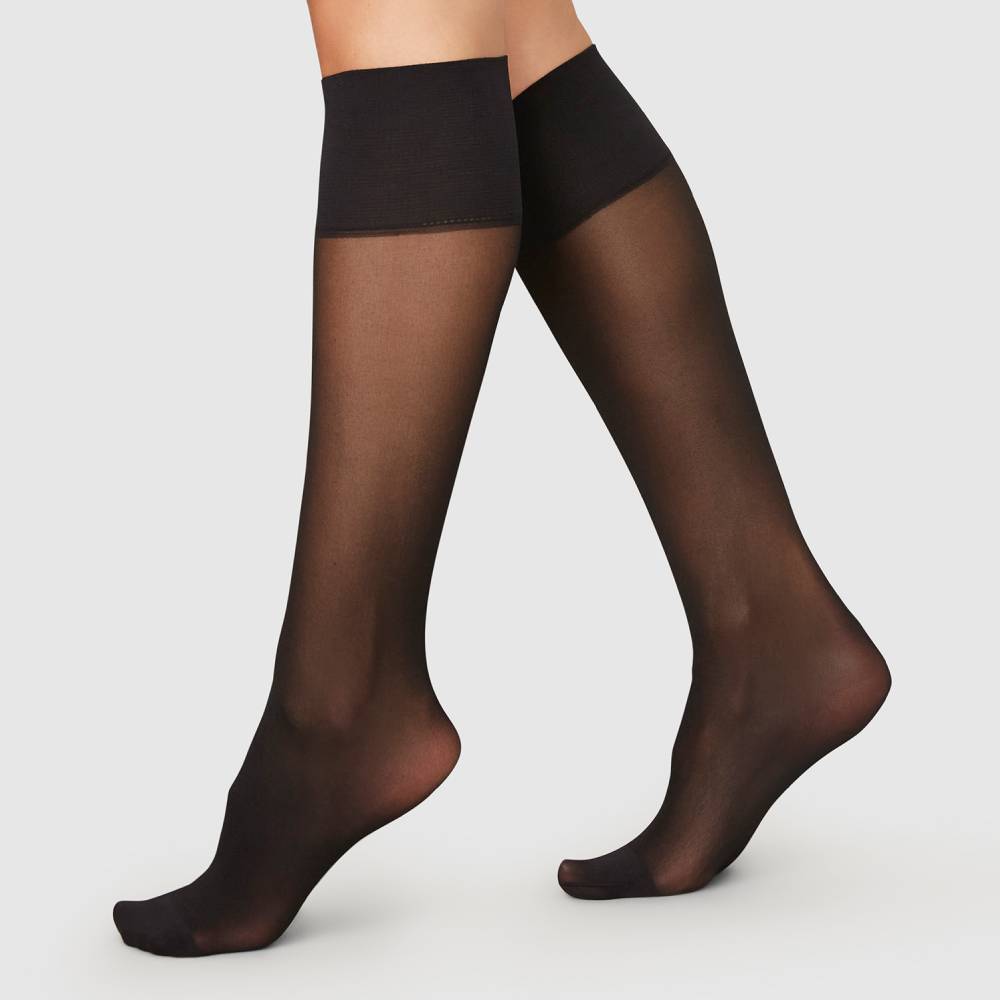 svart-nylonstrmpa-knä-swedish-stockings-elin.jpg