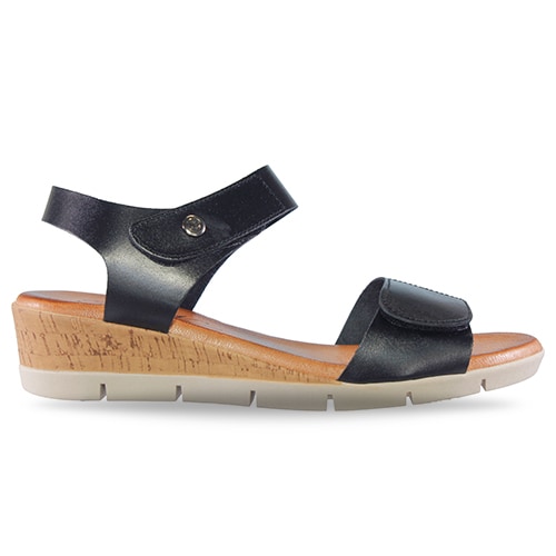 svarta-sandaler-med-klack.jpg