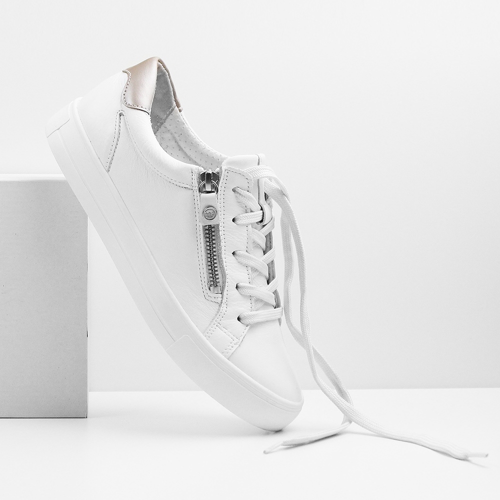 vita-sneakers-med-skosnöre-och-dragkedja-minfot-kim.jpg